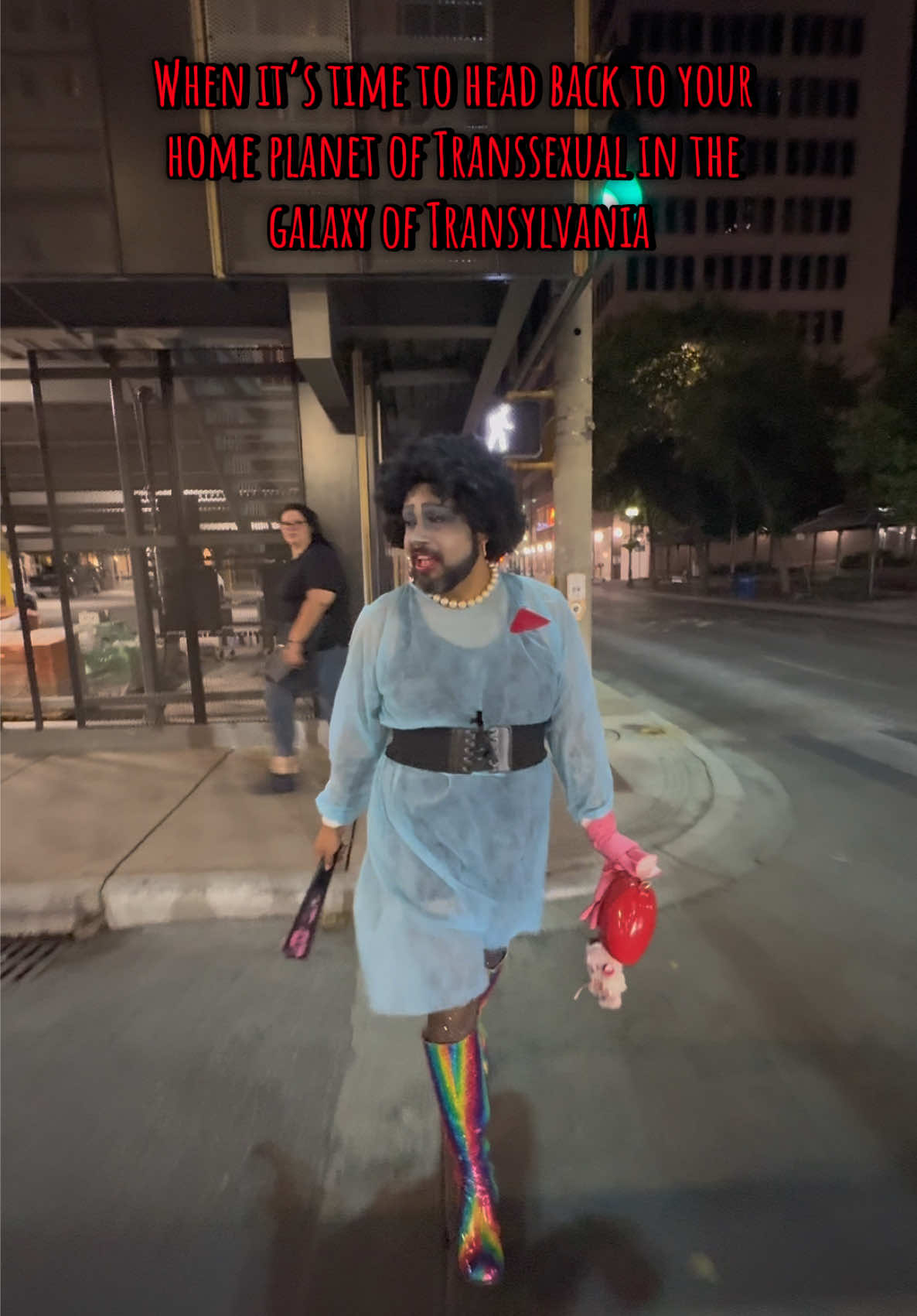 Oh Rocky! Help mawma cross the road now won’t you  #rockyhorrorshow #franknfurter #sexandthecity #timcurry #halloweencostume 