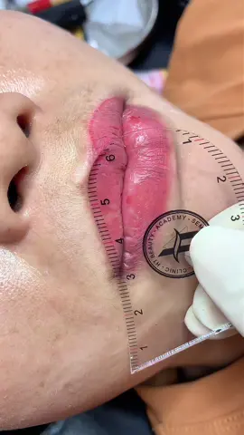 Thước hỗ trợ vẽ định hình 3in1 dành cho những bạn mới ra nghề, tiế.t kiệ.m ngân sách nè 🥰 #phunxamthammy #mucsieubamHT #pmu #xuhuong #thuocdanangHT 