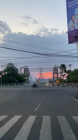 katamu kata mu cah ? #fyp #jembatanbrawijaya #kediri #kedirilagi 