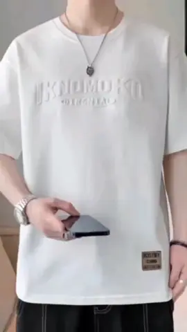 “Balik sa classic vibes with this retro oversized t-shirt for men! 🕶️ May relaxed fit para sa maximum comfort at cool na style! Perfect sa streetwear o chill na lakad — simple pero astig!  #MenFashion #OversizedTee #StreetVibes