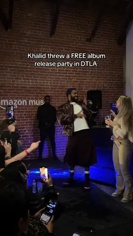 A free album release party with Khalid in a secret DTLA warehouse?? Only L.A. could pull this off 😭💚  His new album ‘After the Sun Goes Down’ drops October 10.   We vibed, we danced — can’t wait for you all to hear what’s next. 💫 ##Khalid##AfterTheSunGoesDown ##concerts##popculture##mysecretla