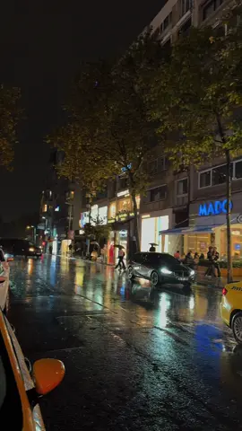 مطر، هدوء، وجمال نيشانتاشي اليوم ☔🤍 #اسطنبول #تركيا #اجواء_المطر #istanbul #turkeyvibes 