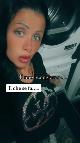 Buongiorno🫡🫡🫡#e che se fa✈️✈️✈️✈️✈️✈️#donneitaliane🇮🇹 #camminodasolasempre #poverifurbi😂😂😂 #PARCHEGGIATEVI🤷🏻‍♀️ @silviaricomincia @silviacuorenerissimo @Reginanera🖤 @REGINA NERA RESISTETE 🫵🖤🇮🇹 @Regina nera non molla 🖤 