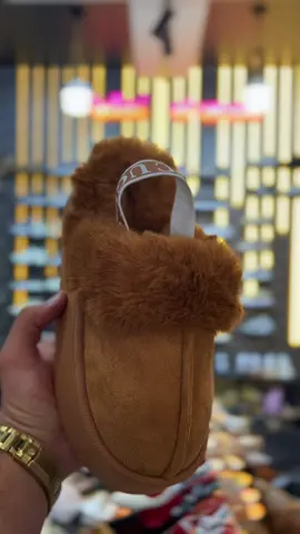 ❤️✨ بابوش شتاء حطة الله يبارك 😍 متوفر عندنا في المحل المقاسات من 36 حتى 41 مرحبا بالجميع مكان المحل في تاجنانت زغوان اونفاص للجاردة ❤️😍#الشعب_الصيني_ماله_حل😂😂 #تاجنانت_العلمة_سطيف_باتنة😍😍 #اعراس_جزائرية #UGG 