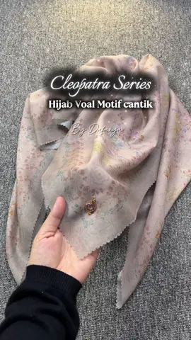 Secantik ini kamu cobain motif ini dl .. hijab Voal motif bunga elegan cantik. #hijab #hijabvoalmotif #voalmotifpremium #hijabsegiempat #hijabcantik 