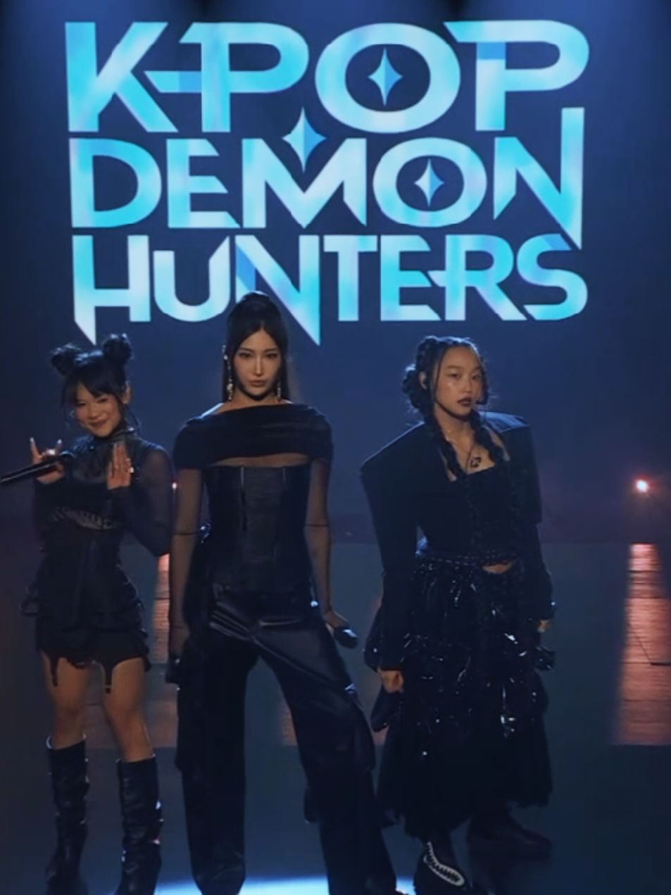 Golden canción completa en The Tonight Show Starring Jimmy Fallon. HUNTRIX ( KPop Demon Hunters ) Golden Performance completo en vivo. #Huntrix  #Live  #performance  #fallontonight  #fyp  @FallonTonight  @K-Pop Demon Hunters  @Netflix  @Jimmy Fallon 