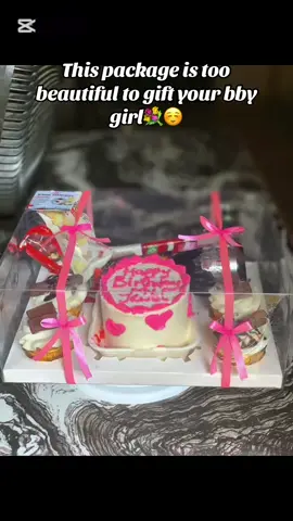 Beautiful simple birthday pack,if you want to order 0.9.0.6.1.3.2.1.2.85 #birthdaycake #pink #bento #cupcakes 
