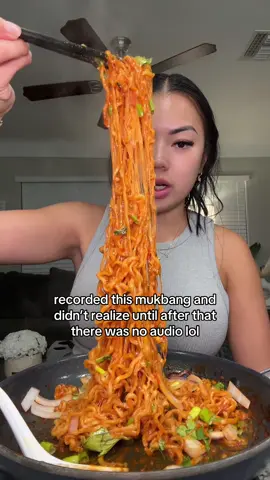 🤣🤦🏻‍♀️ not the first time this has happened unfortunately #mukbang #eating #buldak #buldakmukbang #buldakhabanerolime 
