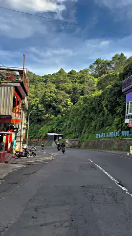 november tawangmangu full cerah #tawangmangu #bukitmongkrangtawangmanggu #explorekaranganyar #wisatatawangmangu 