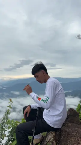Ala”🍃🧘🏻‍♂️#ponteoa764mdpl #morowaliutara #sulawesitengah 