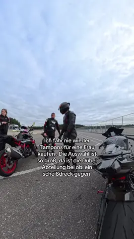 DIE HABEN NEN GANZES REGAL 😮‍💨 #motorcycle #fy #biker #funnytiktok #fürdich 
