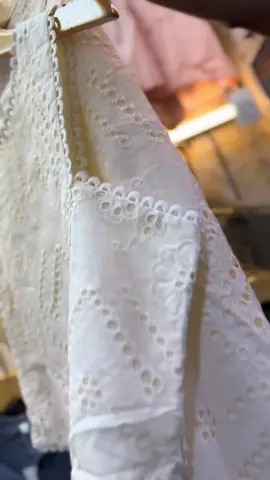 #bangkokfashion #narrashopping #pusatpasarmedan #rokkatunbunga 