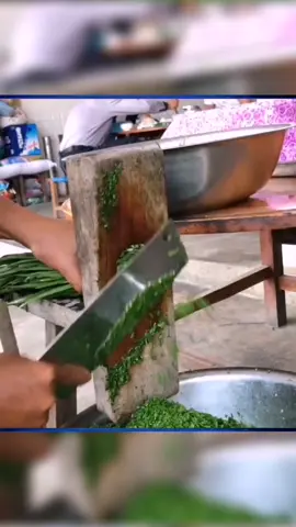 سر تقطيع الخضار مثل الشيف المحترف في ثوانٍ! 🥒🔪 حيل مطبخ مذهلة هتغير حياتك! 😱✨ #حيل_مطبخية #تقطيع_الخضار #حيل_منزلية_2025 #افكار_ابداعية #نصائح_مطبخية