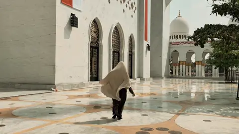 #aestheticvibes #dailyvlog #surakarta #masjidsyekhzayed 