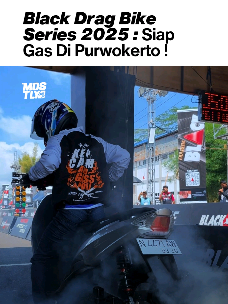 Warga Purwokerto yang doyan drag bike, Black Drag Bike Series 2025 datang nih ke Purwokerto 🏁 Catet tempat dan tanggalnya, biar gak kelupaan: 📌 Menara Pandang, Purwokerto 🗓  Sabtu, 11 Oktober 2025 Nikmatin serunya race di lintasan lurus dan sing along pas DJ Performance. Langsung ajak semua temen lo, pacar, sampe tongkrongan lo! Nah buat lo yang pengen ikut balap, bisa langsung kontak ke nomor ini 👉 0816-190-7588 (@gentaautosport) Inget, ini race terakhir Black Drag Bike Series 2025 nya @blackxperience. Kalo kelewatan nunggunya masih tahun depan.  Sampe ketemu di Purwokerto!👋 #BlackXperience #BlackDragBike #BlackDragBikePurwokerto #LintasanLurus #AnakDrag 