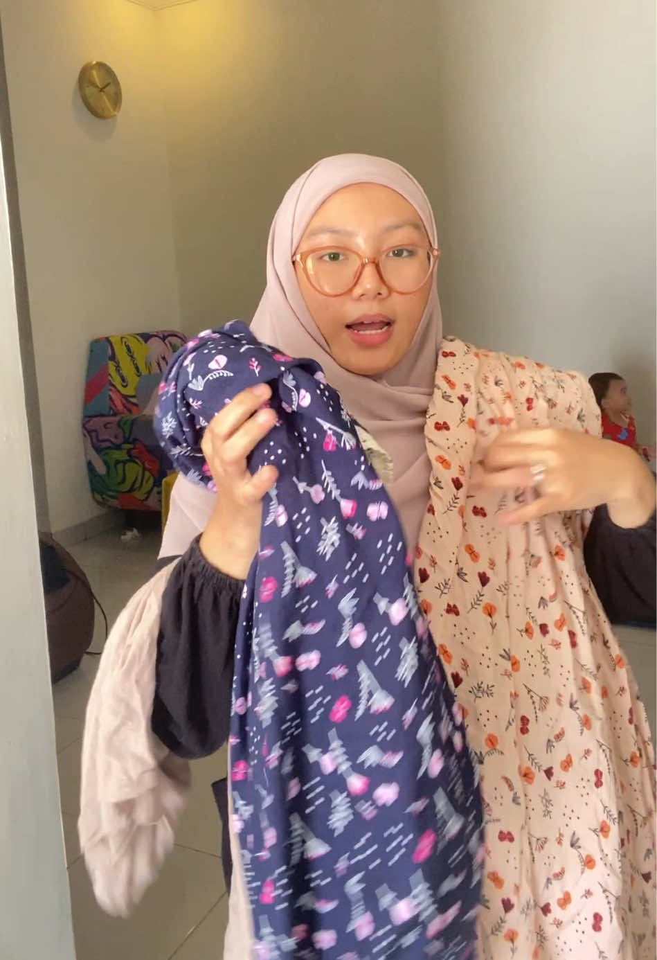 mukena rayon adem dingin enak banget buat sholat #mukenaadem  #mukenapremium #mukenadewasa #mukenarayon #wibgajian 