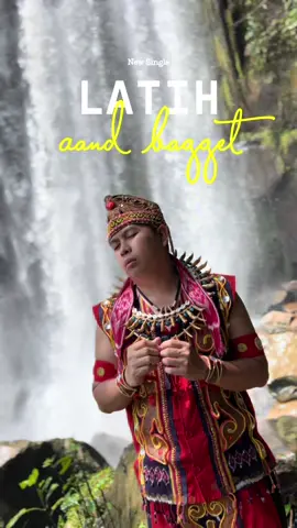 LATIH : lelah, begitulah kondisi hidup yang kita jalani saat ini, tapi mau protes dan marah dgn siapa? Selain hanya selalu bersyukur pada Tuhan dengan semua yang kita lewati. Semangat untuk yang sedang LATIH. Peracaya waktu Tuhan pasti yang terbaik. #viral #artisdayak #laguviral #lagudayak #dayak produksi @KAKONDAN STUDIO MANAJEMEN  Musik @Ayai Musik 