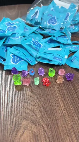 These mysterious blind bags always bring surprises every time they are opened.#mysteryblindbags #resinanimals #mysteryprizes #mysterybag #prizes 