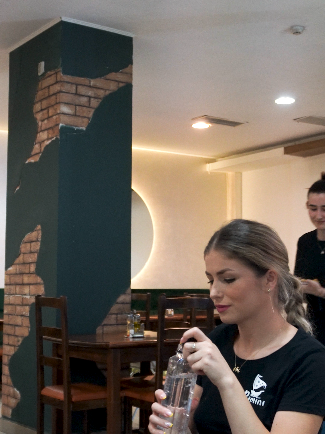 A zis că e la dietă… dar pizza Rimini are alte planuri 😅🍕 Unele tentații pur și simplu nu se refuză. #pizzeriarimini #bestpizzaintown #pizzalover #riminimoments