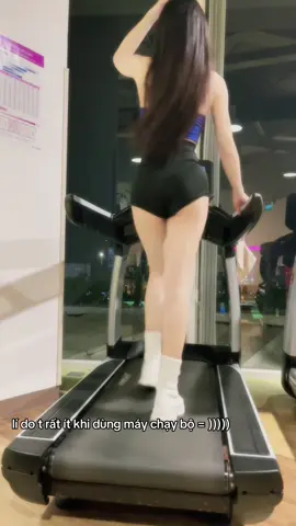 í là hong có cố tình ẹo mà nó cứ trông như vậy = ))))