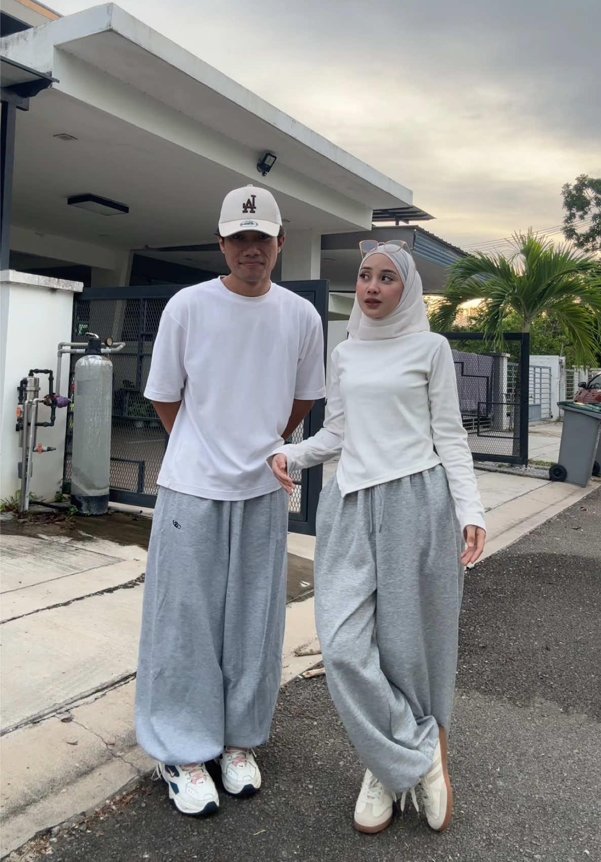 Mine : 158cm,47kg,L Cuben : 171cm,69kg,XL  #sweatpants #baggysweatpants #seeatpantsoutfit #sweatpantseason #fyp 