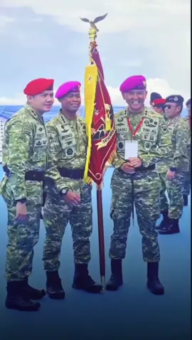 Menurut kalian gimana soal seragam TNI ini? Lebih ke modernisasi  ga sih? sombol perubahan TNI kita. lebih keren! menurut kalian gimana? #TNIUntukIndonesia2025  #TNIUntukIndonesia2025