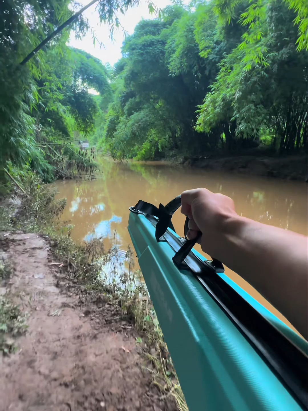 Nước đục này liệu có cá không ae nhỉ #cauca #caucagiaitri #fishing #caucatunhien #caucachuyennghiep