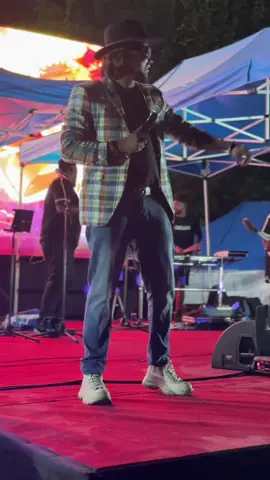 මොන රටක ගියත් ආදරේ අඩුවක් නැතුව ලැබෙන මිනිස්සු 🤍🫡 බර අවි live in concert 🤍 #chamaraweerasinghe #lovelykorea❤️🇰🇷 #srilankan_tik_tok🇱🇰 #sl_viral_tiktok 