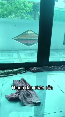 Thanh chắn tiện lợi dễ sử dụng chắn mưa gió côn trùng#thanhchankhecua #giadungtienich #xh 