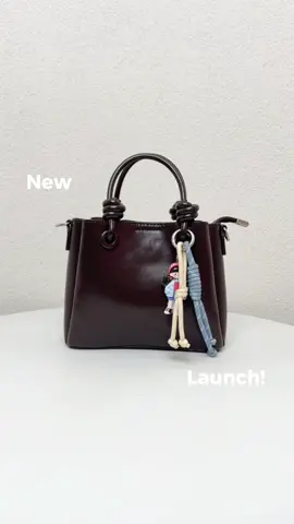 All new collection, dari tote bag sampai mini bag aesthetic dengan bag charm gemas✨ #PromoGuncang1010 #GajianSale #WIBGAJIAN #jimshoney 