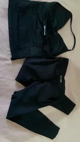 Omg. Found this Ali store with top and legging :) loveittt . For who can’t find the stores. I dropped the general link with all stores in de comments and bio. Thank me later! #dyfne #gym #motivation #aliexpress #aliexpressfinds pics from reviews:))