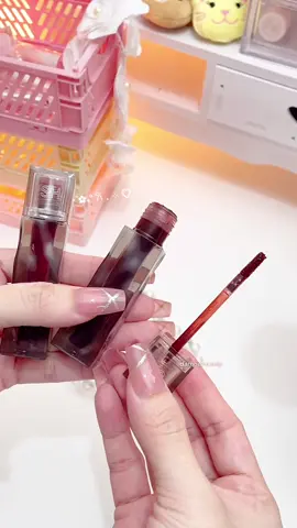 ꫂ❁ every day is a new lippies day🥰 Stainnya cakep banget weh!  ✅AMAN UNTUK DIGUNAKAN!  CEK HASIL UJI LAB DI VT PROFIL @DAMOEBEAUTY YA!!✅✅ ⚠️⚠️HATI HATI DENGAN PRODUK YANG BEREDAR!! @DAMOEBEAUTY HANYA MENJAMIN PRODUK YANG  ADA DI @DAMOEBEAUTY !!⚠️     #lipcream #cbeauty #kbeauty #BeautyTok #liptint     