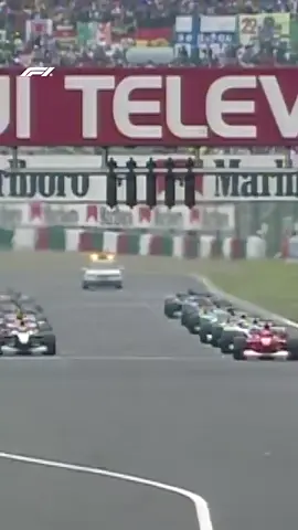 Einen guten morgen wünsche ich euch, heute vor 25 Jahren am 8 Oktober 2000 es war ein Sonntag. sind wir doch alle früh aufgestanden um Michael #Schumacher die Daumen zu drücken, das er es schafft das er das Rennen gewinnt und seinen dritten WM Titel in der #Formel1 gewinnt. Und es hat geholfen er hat es geschaft Schumi gewann heute vor 25 Jahren seinen dritten #Formel1 WM Titel, und den ersten nach 21 Jahren für die #ScuderiaFerrari Mein Gott schon 25 Jahre her. 