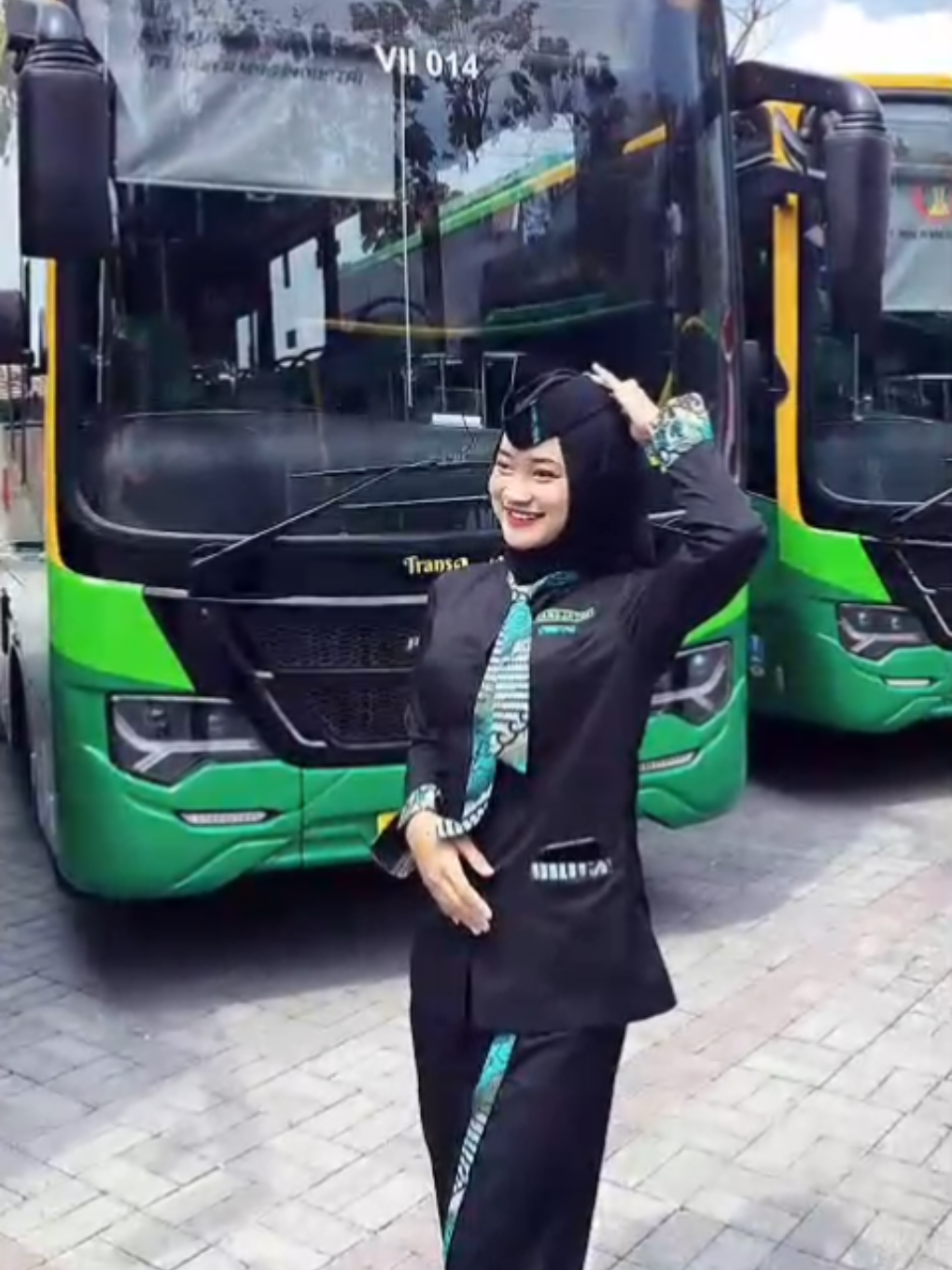 Selamat bekerja Kak Chika alumni Bina Avia Persada Surabaya bekerja sbg Pramugari Bus Trans Jatim.  #sekolahpramugari #binaaviapersadasurabaya #bapsurabaya #sekolahpramugari #groundstaff 