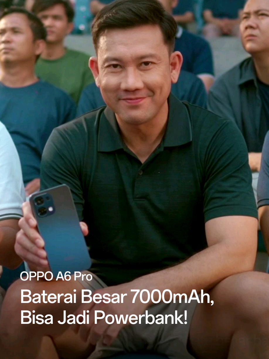 Deni, Denny, Deni lagi?! 😲 Mereka semua kaget, soalnya #OPPOA6Pro bukan cuma lancar, tapi bisa reverse charging perangkat lain juga! 🔋 HP lain? Bisa. Kipas? Bisa. Blender? Juga bisa! 🌀 Siapa sangka performa smartphone bisa sekeren ini! #AndalanSetiapSaat  #PerformaLancar5Tahun 