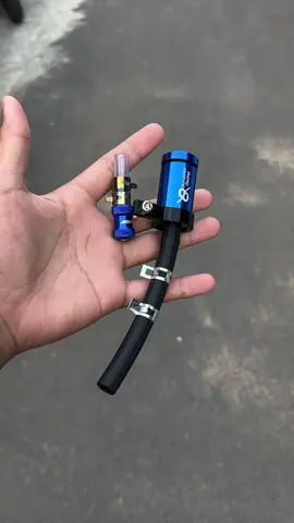 sepaket Tabung minyak rem atau pembuangan filter udara 
