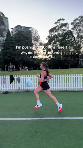 Cadence always >176 as well 💅🏼  #Running #runningform #runningtips #runningcommunity #runtok 