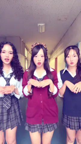 マックの三角チョコパイいちごミルク食べたいしスタバの新作もぜったい飲みたいしこれだから秋はしあわせずくしなんだよ🍂♡⁡#07 #jkの素敵な思い出 #西浜jk #ljk #食欲の秋 