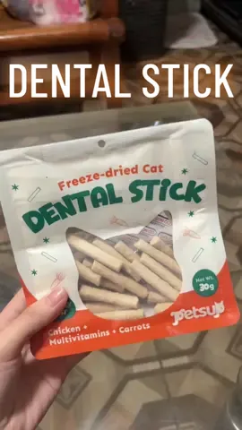 Make teeth cleaning fun and tasty with dental stick 🦷 - scrubs away food bits - freshens breath easily - doubles as a chewy treat #paonfriends #petsup #dentalstickforcat #petsup 