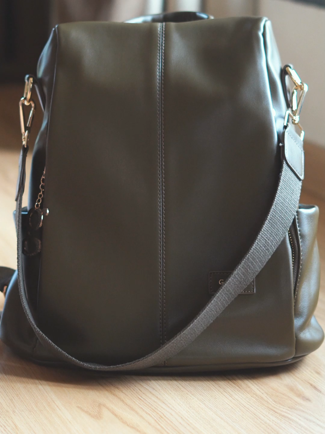 Dari Barli ke Walnut, Rose, Kiwi sampai Velvet ✨ Semua warna Jelly Plain ni buat rambang mata 👜 Korang jatuh hati dengan yang mana dulu? 💕 #jellybygugu #gugucloset #backpacktravel #fyp #gugu02