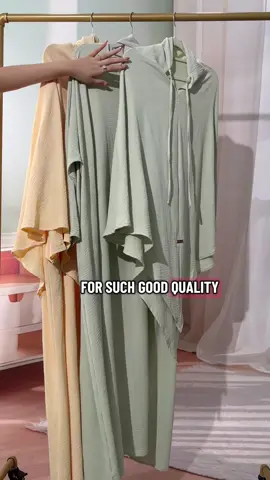 Mashallah!! This abaya set will level up your modest wardrobe!!🧕🏻🕌🤩💛💚👍 #khimarset #hijab #abayafashion #tiktokmademebuyit  #dealdrops 