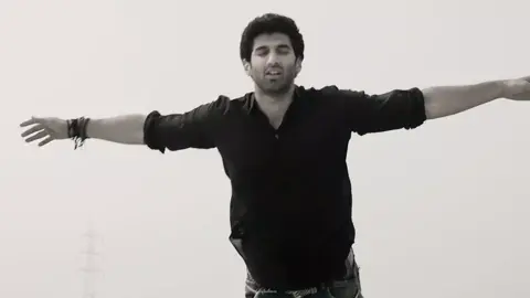 start of more bollywood edits? & the way im about to reuse this audio on every ship ever sp. deewaniimastaniscenes ig [#aashiqui2 #adityaroykapoor #shraddhakapoor #rahuljaykar #aarohishrivastava]