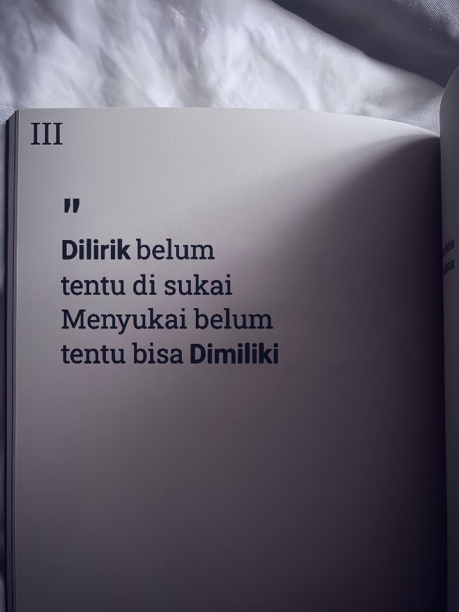 | Payphone🥀.                                                   Menyukai seseorang lewat lirikanya gbkl bisa di miliki ingat dia hanya melirik bukan tertarik🥀.                                                                   #song #lyrics #katakata #payphone #xyzbca           