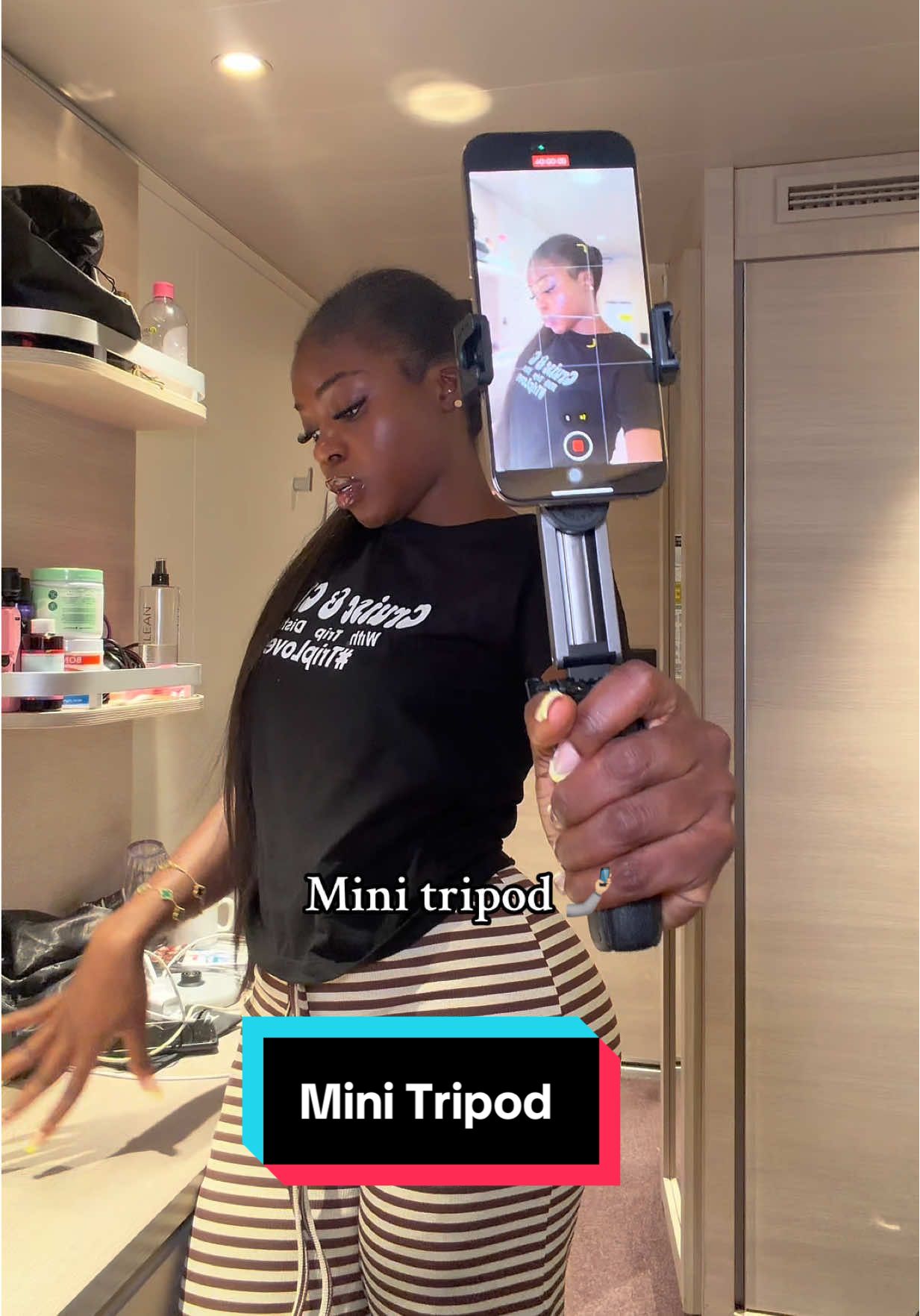 #tiktokmademebuyit #minitripod #selfiestick #tripod #multipurpose 