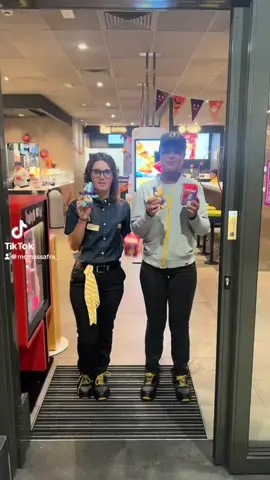 Nuove sorprese Happy Meal dal 7 ottobre trovi gli orsetti 🐻 Care Bears con il loro look tema Halloween 🎃💀 Non farteli scappare  #massafra #mcdonald #mcdonalditalia #perte #foryou #viral #videoviral #trend #funnymoments #funn #happymeal #carebear #halloween 