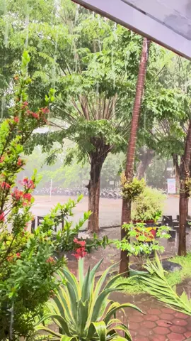 hujan di #castleblue🏰  💙🌧️