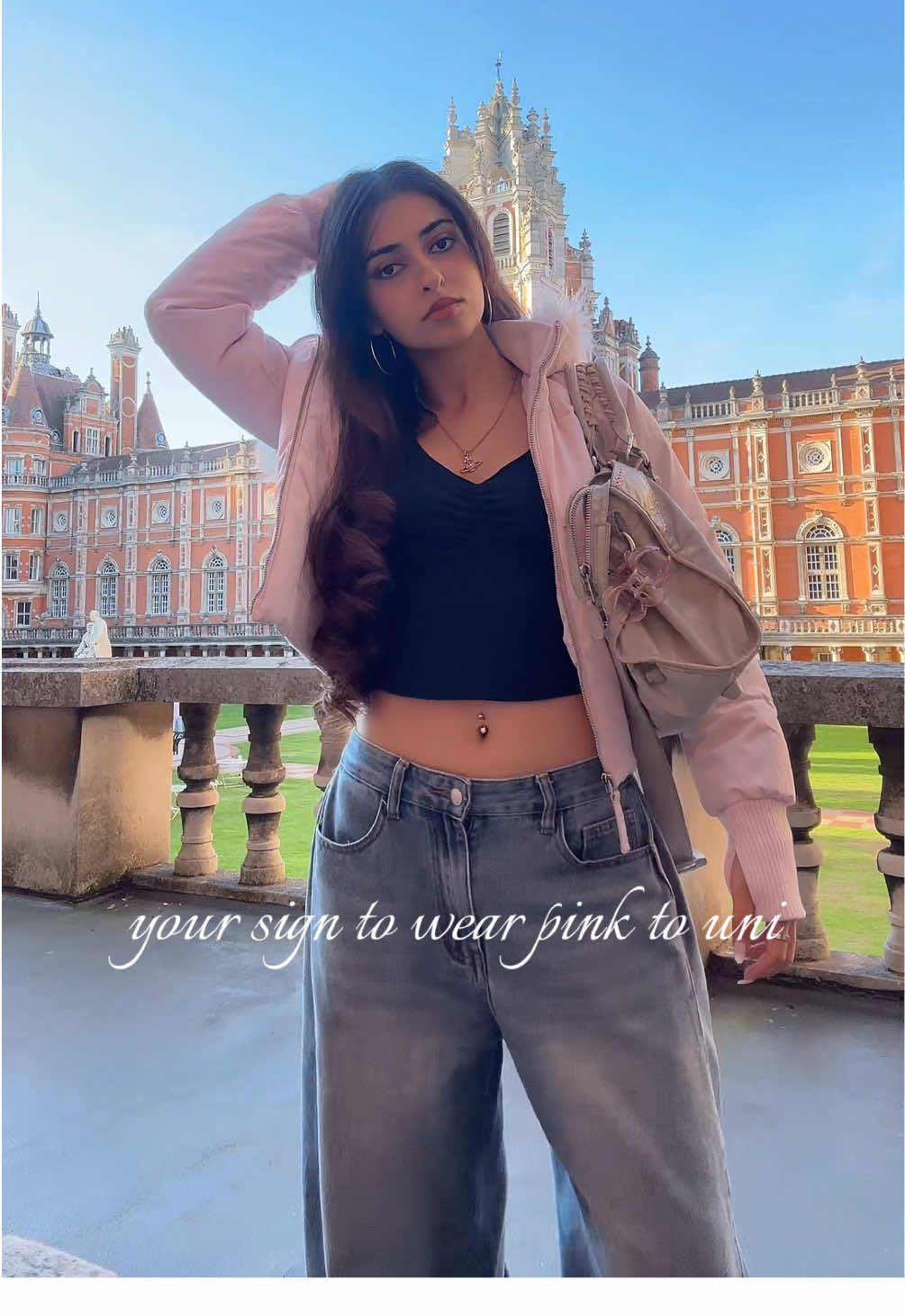 bc why be boring when u can be a pretty princess!!! #OOTD #coquette #hollister #royalholloway #rhul 