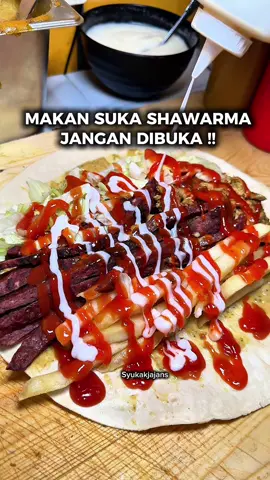 MAKAN SHAWARMA JANGAN DIBUKA!!  Untungg ga ketahuan owner nya hampir ajaa 😂  📍Suka SHAWARMA Jatiwaringin  Jl. Raya Jatiwaringin No.51, Jatiwaringin, Kec. Pd. Gede, Kota Bks, Jawa Barat 17411 #shawarma #JanganDibuka #SukaShawarma