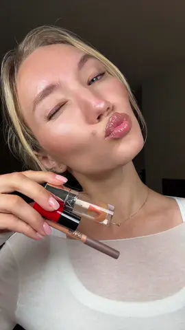 @makeupforever Lip liner: Endless Cacao @Armani beauty Lip stick: 104  @Clarins USA @Clarins Official Lip oil: Honey