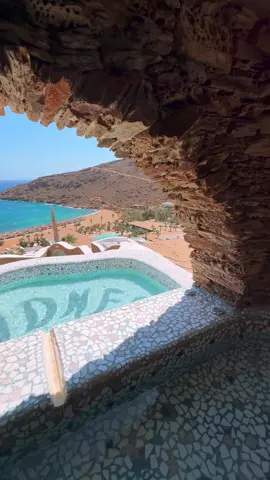 You’re visiting Greece for vacation and this is your suite!  #calilo #greece @Calilo Ios 